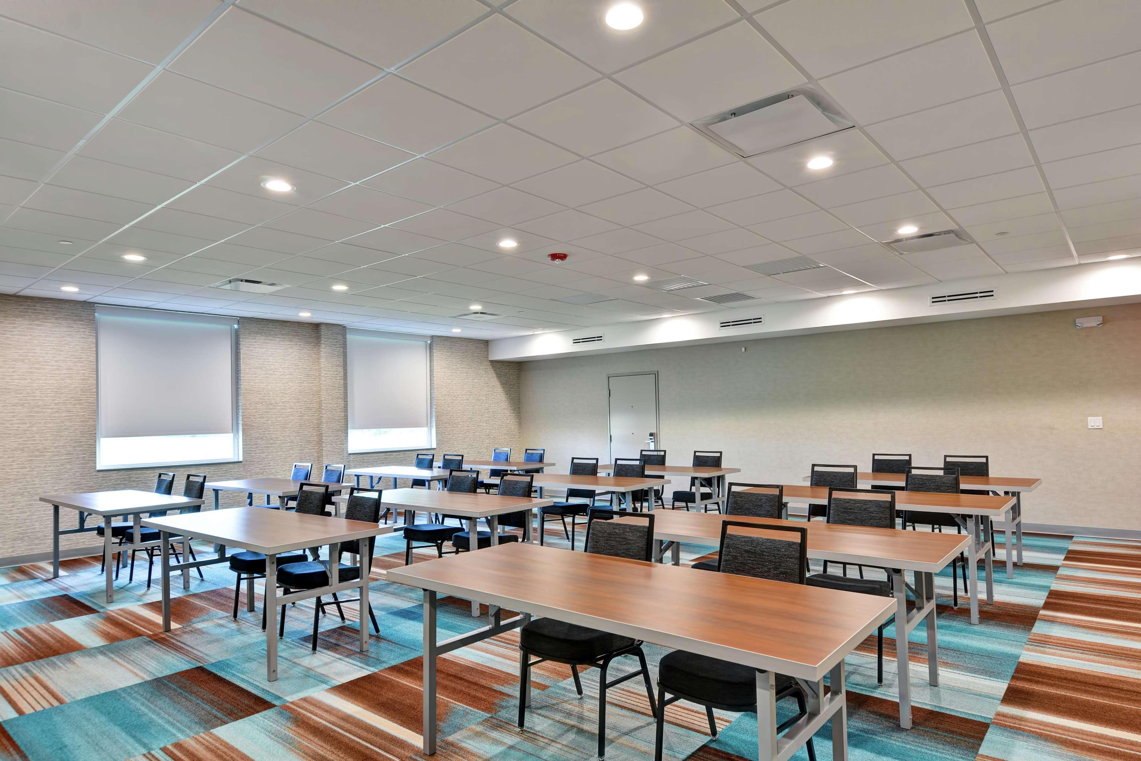 Home2 Suites By Hilton La Porte Buitenkant foto